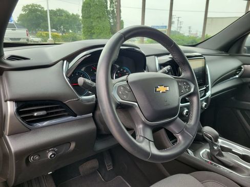 Used 2023 Chevrolet Traverse LT AWD/4WD image 23