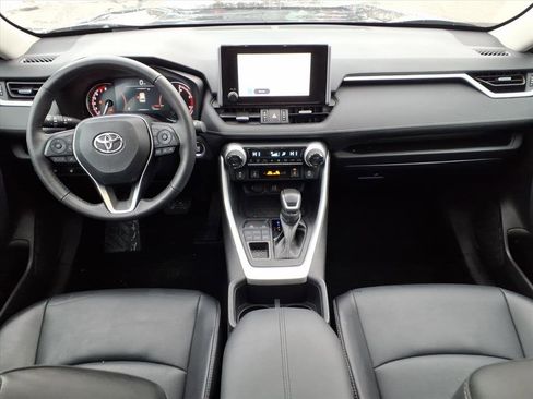 Used 2024 Toyota RAV4 XLE Premium image 20