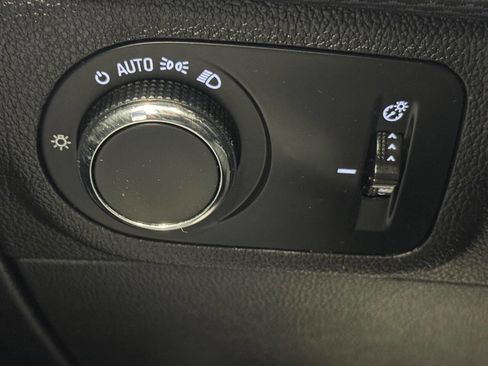 Used 2017 Chevrolet Cruze LT w/ Convenience Package FWD image 32