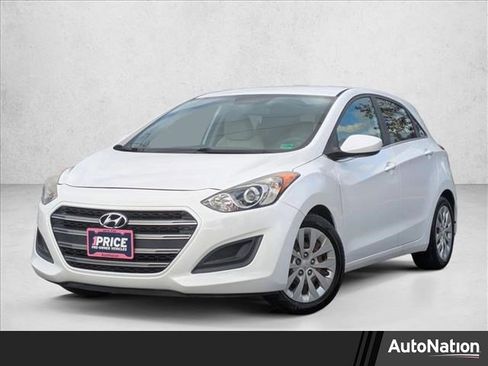 Used 2016 Hyundai Elantra GT image 1