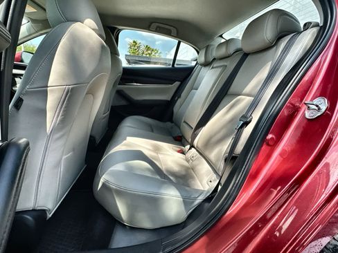 Used 2020 MAZDA MAZDA3 Sedan w/ Preferred Package image 4