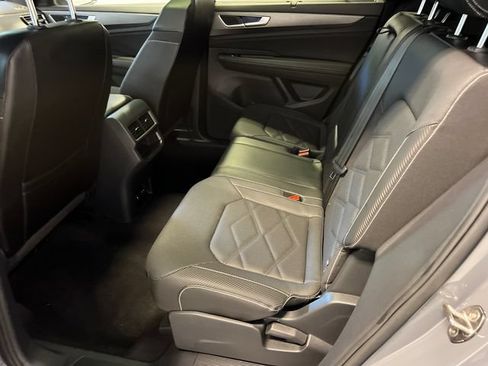 Certified 2024 Volkswagen Atlas Cross Sport SE FWD image 17