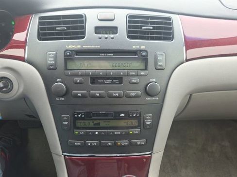 Used 2004 Lexus ES 330 FWD image 25
