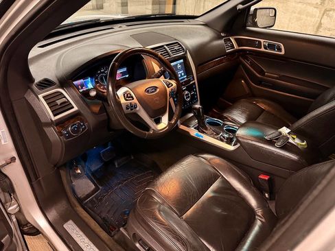 Used 2013 Ford Explorer Limited image 17