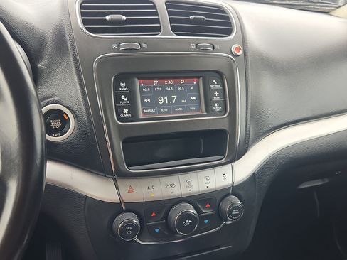 Used 2020 Dodge Journey SE w/ SE Popular Equipment Group FWD image 23