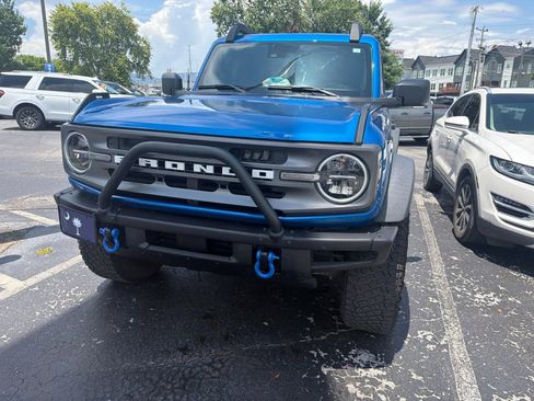 Used 2023 Ford Bronco Big Bend w/ Sasquatch Package AWD/4WD image 2