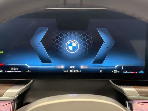 Used 2026 BMW 740i xDrive AWD/4WD image 17