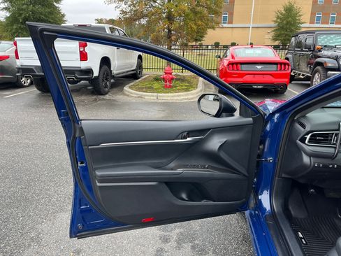 Used 2023 Toyota Camry SE image 23