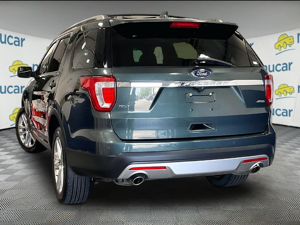 Used 2016 Ford Explorer XLT w/ Equipment Group 202A AWD/4WD image 4