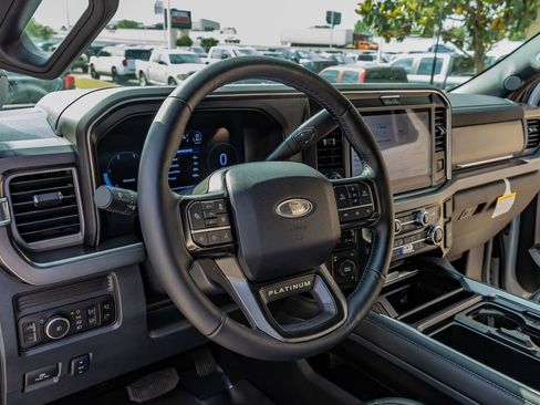 Used 2025 Ford F450 Platinum w/ FX4 Off-Road Package AWD/4WD image 17
