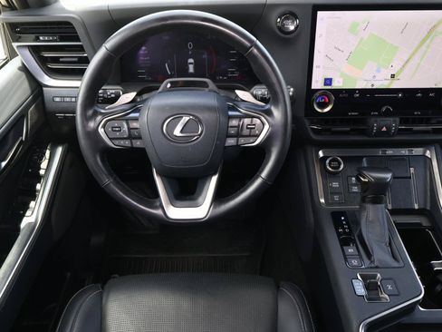 Used 2025 Lexus GX 550 w/ Accessory Package (2T) AWD/4WD image 11