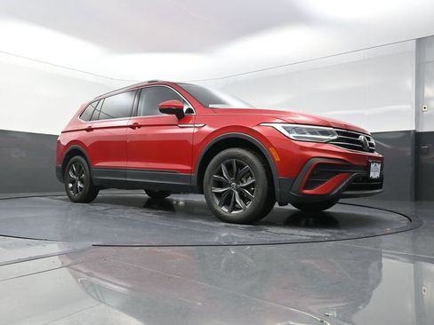 Used 2023 Volkswagen Tiguan SE FWD image 21