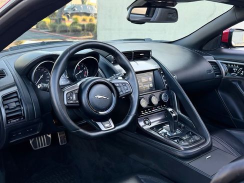 Used 2016 Jaguar F-TYPE R image 17