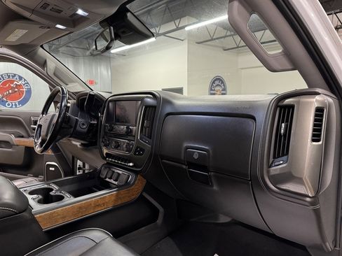 Used 2019 Chevrolet Silverado 2500 High Country w/ Duramax Plus Package image 38