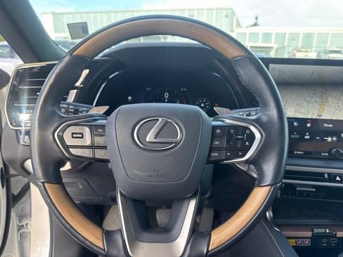 Used 2025 Lexus RX 350 Premium w/ Accessory Package (Z1) FWD image 17