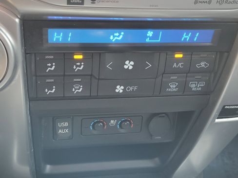 Used 2016 Toyota 4Runner Limited image 17