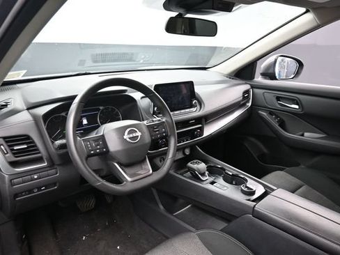 Used 2025 Nissan Rogue SV AWD/4WD image 16