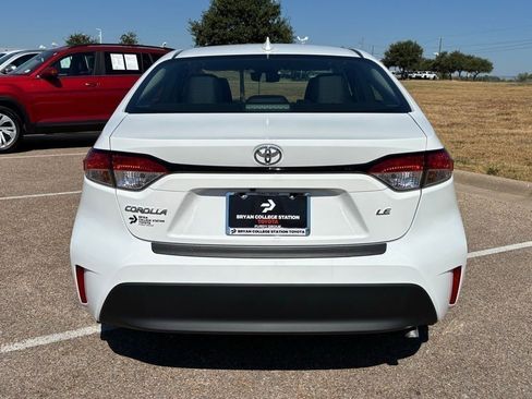 Used 2025 Toyota Corolla LE image 6
