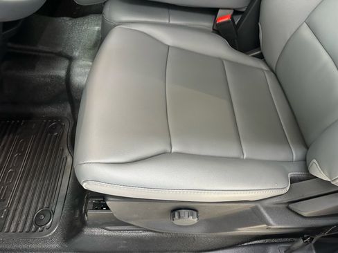 New 2026 Ford F250 XL w/ XL Chrome Package image 24