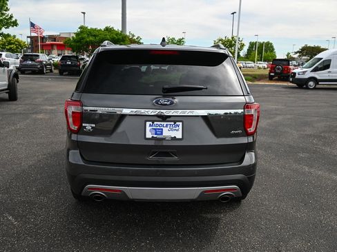 Used 2017 Ford Explorer XLT w/ Equipment Group 201A AWD/4WD image 6