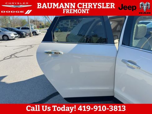 Used 2015 Cadillac SRX Luxury w/ Driver Awareness Package AWD/4WD image 14