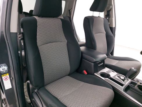 Used 2014 Toyota 4Runner image 12