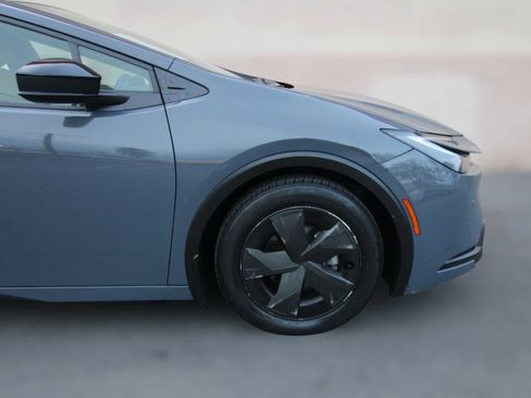 Used 2023 Toyota Prius LE image 4