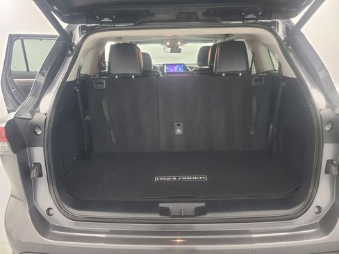 Used 2023 Toyota Highlander Limited image 19