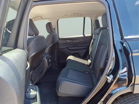Used 2023 Jeep Grand Cherokee Laredo w/ Luxury Tech Group I AWD/4WD image 22