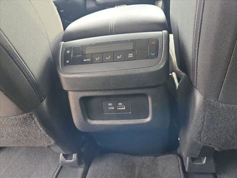 Used 2025 Nissan Pathfinder SV FWD image 16