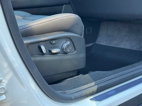 Used 2025 Cadillac XT4 Sport AWD/4WD image 36