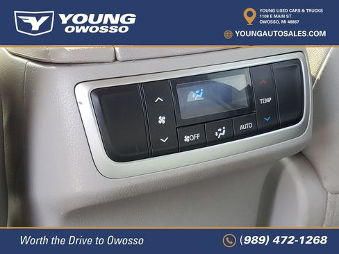 Used 2018 Toyota Highlander Plus FWD image 26