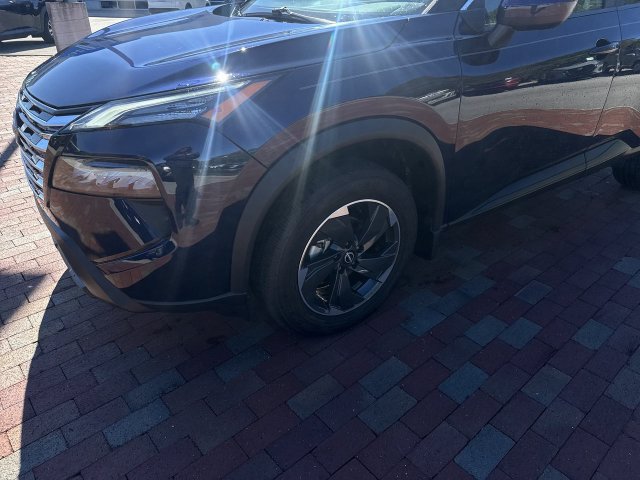 Used 2026 Nissan Rogue SV FWD image 10