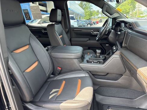 Used 2025 GMC Sierra 1500 AT4 w/ AT4 Premium Package AWD/4WD image 28