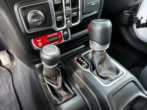 Used 2021 Jeep Gladiator Mojave AWD/4WD image 20