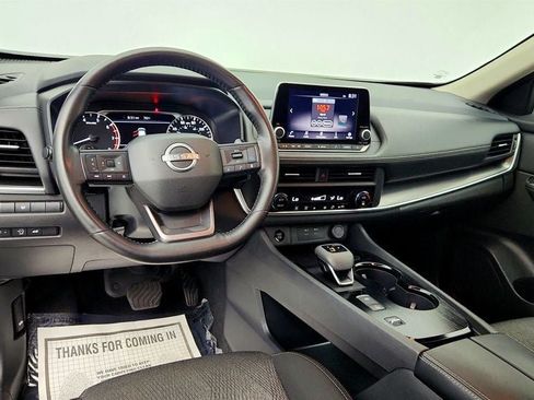 Used 2025 Nissan Rogue SV FWD image 12