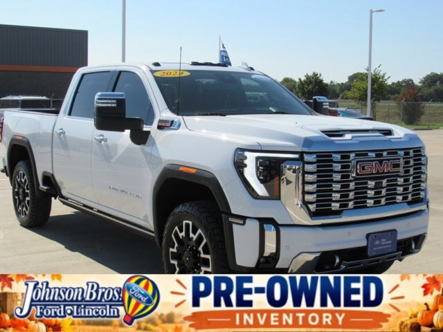 Used 2024 GMC Sierra 2500 Denali w/ Denali Reserve Package AWD/4WD image 1