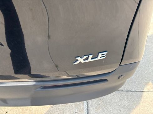 Used 2026 Toyota Sienna XLE FWD image 26