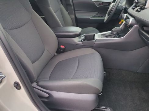 Used 2025 Toyota RAV4 LE AWD/4WD image 18