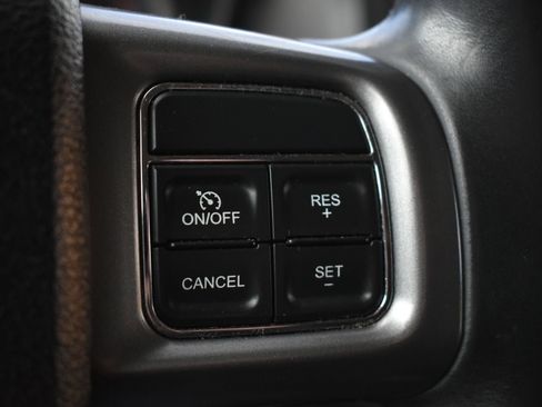 Used 2018 Dodge Journey SE w/ Blacktop Package image 21