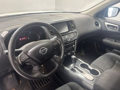 Used 2017 Nissan Pathfinder SV FWD image 13