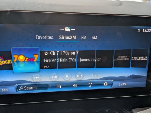 Certified 2025 Mercedes-Benz GLA 250 4MATIC image 21