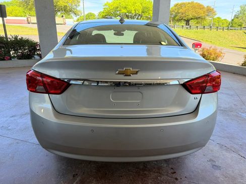 Used 2014 Chevrolet Impala LT w/ Convenience Package image 5