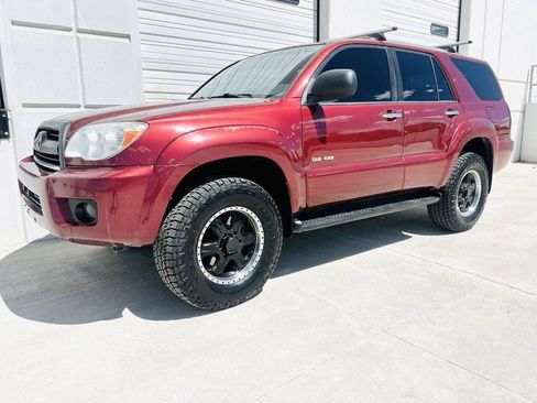 Used 2007 Toyota 4Runner SR5 AWD/4WD image 2