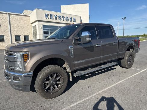 Used 2018 Ford F250 Lariat w/ Chrome Package AWD/4WD image 2