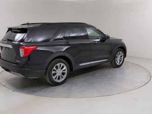 Certified 2023 Ford Explorer XLT w/ Equipment Group 202A image 15