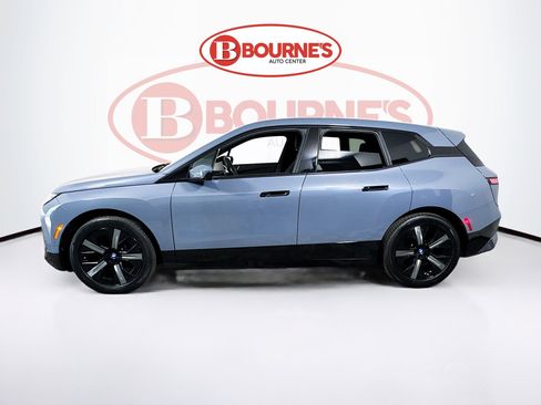 Used 2024 BMW iX xDrive50 w/ Sport Package AWD/4WD image 8