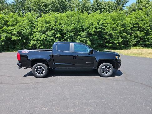 Used 2022 Chevrolet Colorado Z71 AWD/4WD image 9