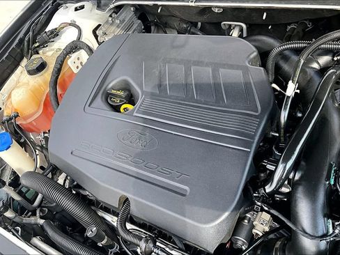 Used 2016 Ford Fusion SE w/ Equipment Group 202A FWD image 33