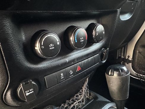 Used 2013 Jeep Wrangler Sport image 28